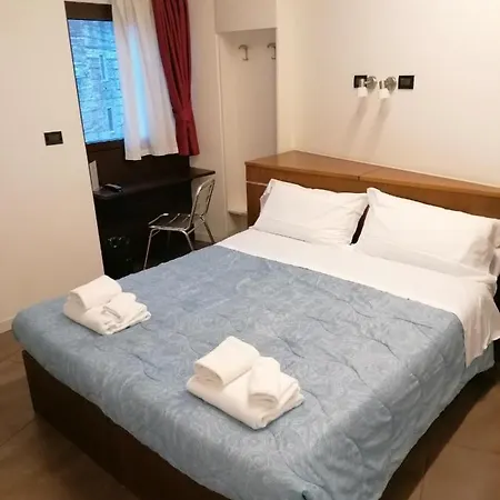 - Centre 2*