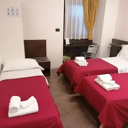 Гостьовий будинок - Centre 2*