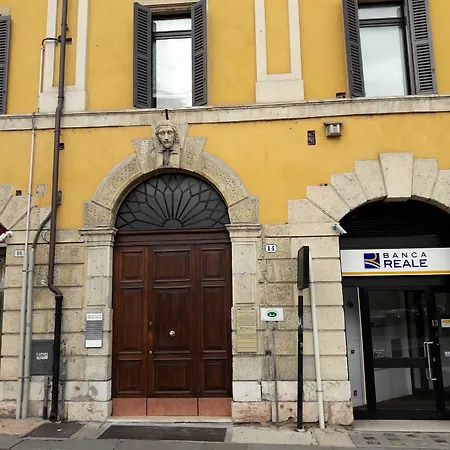 - Centre 2* Verona